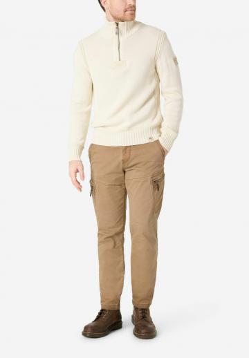 Брюки с накладными карманами