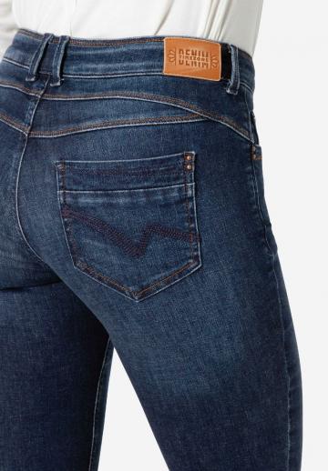 Клешеные джинсы