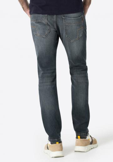 Узкие джинсы