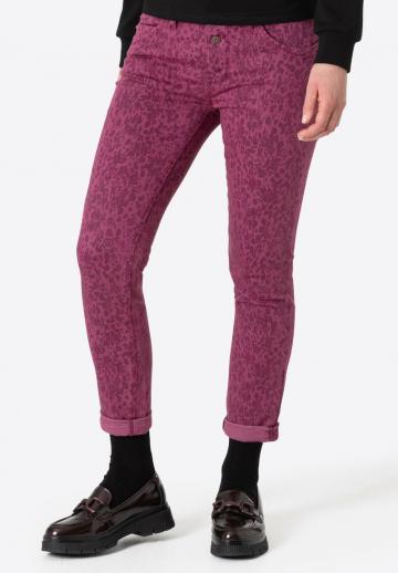 Короткие джинсы