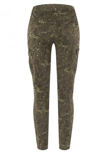 Брюки с накладными карманами