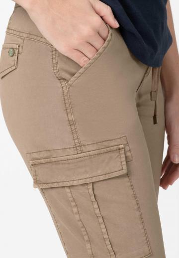Брюки с накладными карманами