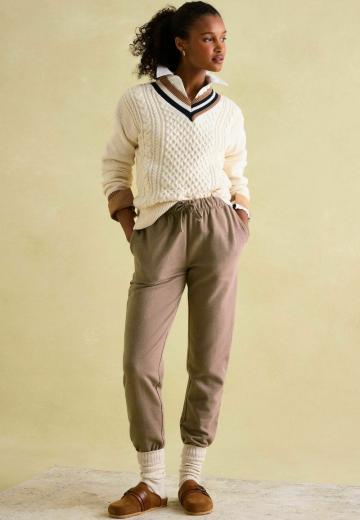 Пуловер с вырезом V