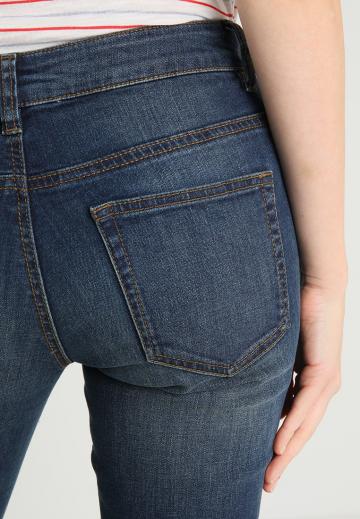 Джинсы