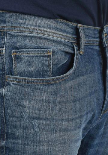 Узкие джинсы