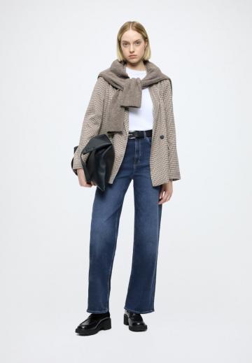 Прямые джинсы