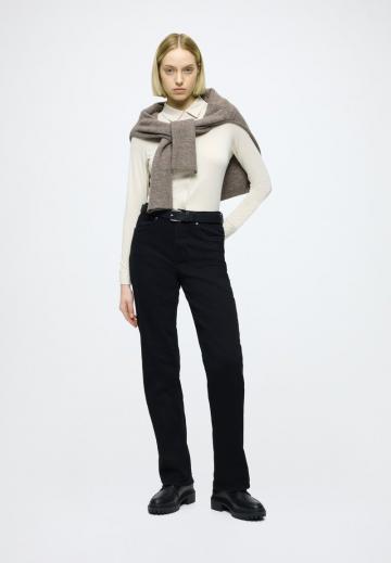 Прямые джинсы