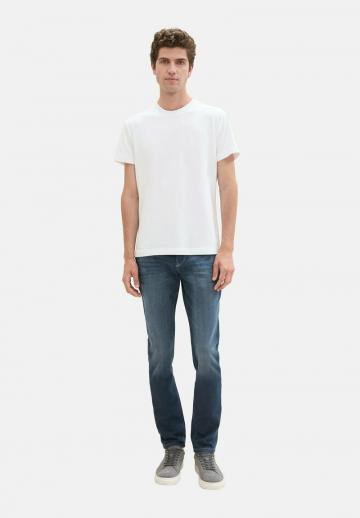 Узкие джинсы