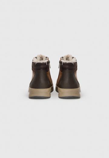 Зимние ботинки