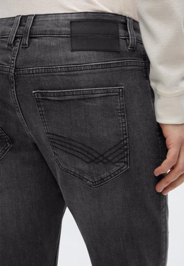 Узкие джинсы