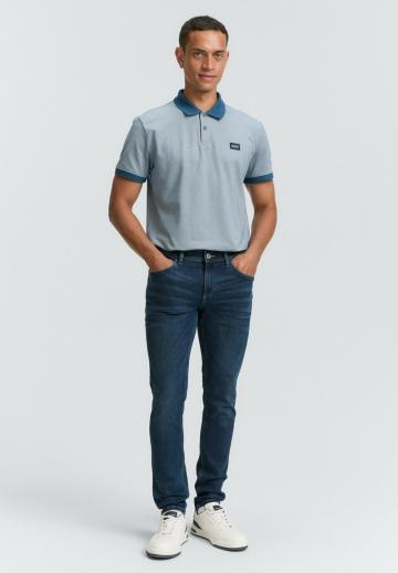 Узкие джинсы