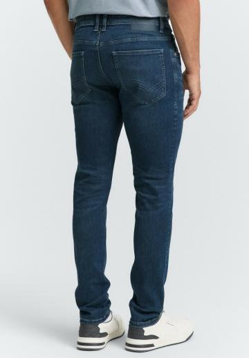 Узкие джинсы