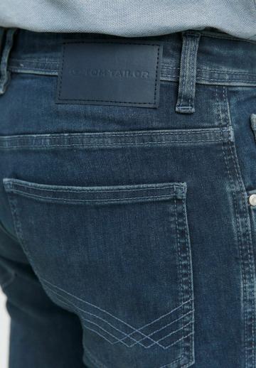 Узкие джинсы