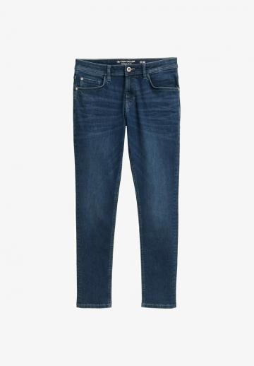 Узкие джинсы