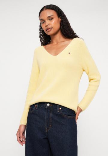 Пуловер в полоску