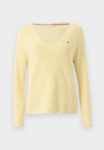 Пуловер в полоску