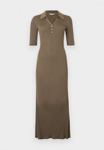 Вязаное платье