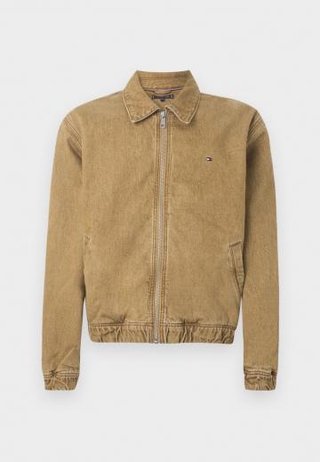 Джинсовая куртка