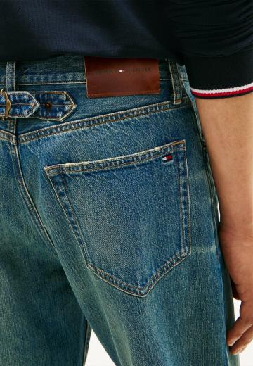 Прямые джинсы