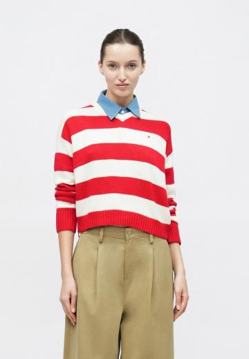 Пуловер с вырезом V