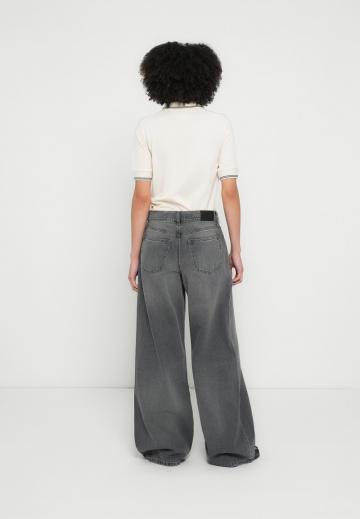 Свободные джинсы