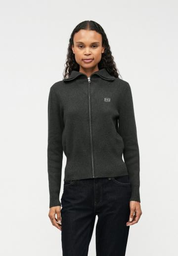 Вязаная кофта