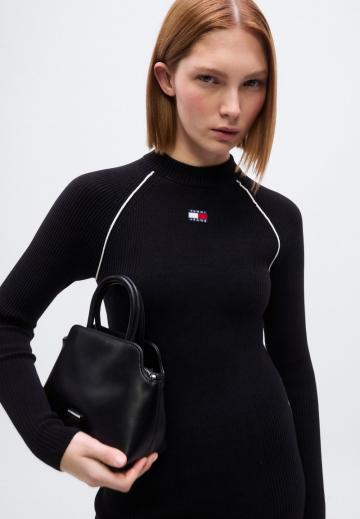 Вязаное платье