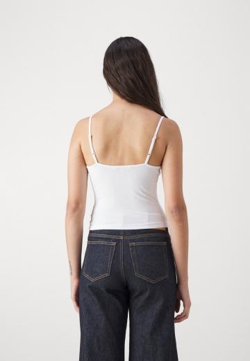 Топ на бретельках