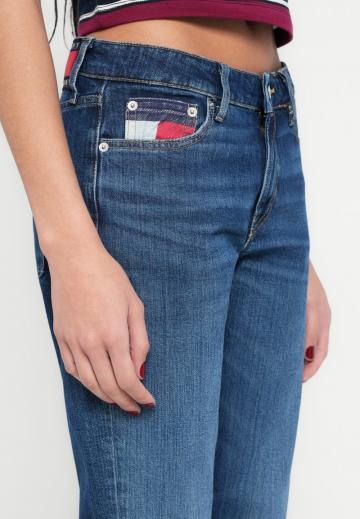 Узкие джинсы