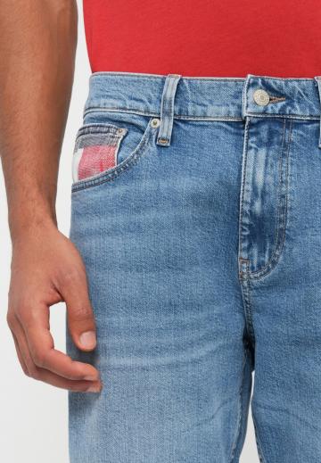 Прямые джинсы