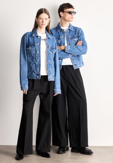 Джинсовая куртка