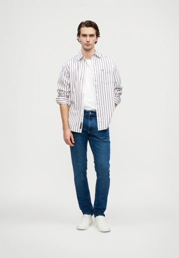 Узкие джинсы