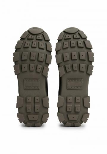 Походные ботинки