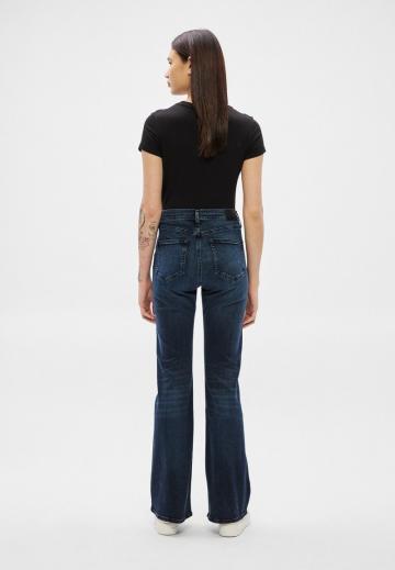 Клешеные джинсы