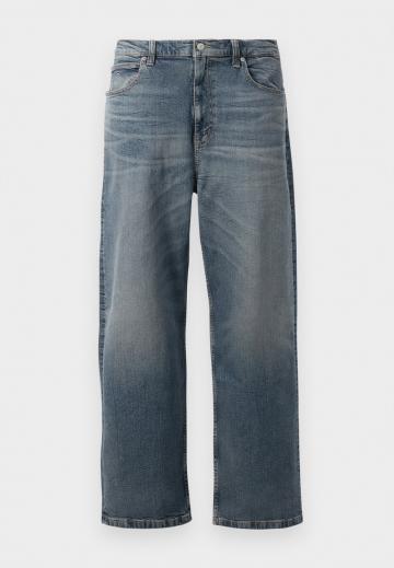 Свободные джинсы