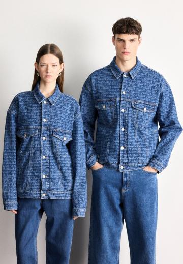 Джинсовая куртка