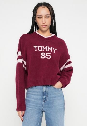 Пуловер с вырезом V