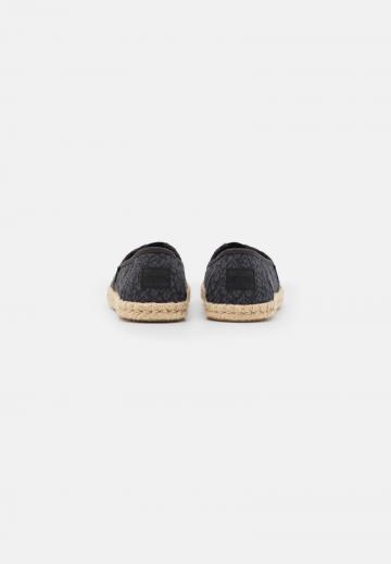 Спортивные балетки