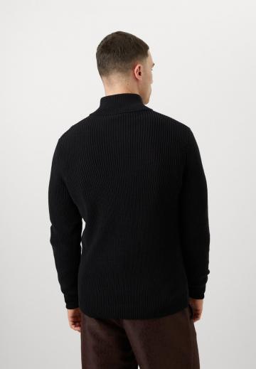 Спортивная кофта