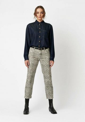 Короткие джинсы