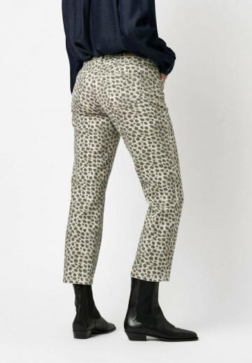 Короткие джинсы