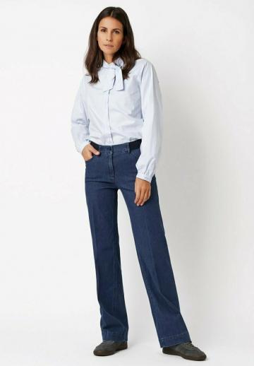 Прямые джинсы