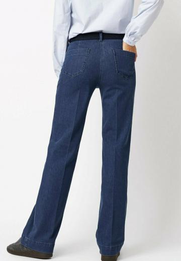 Прямые джинсы