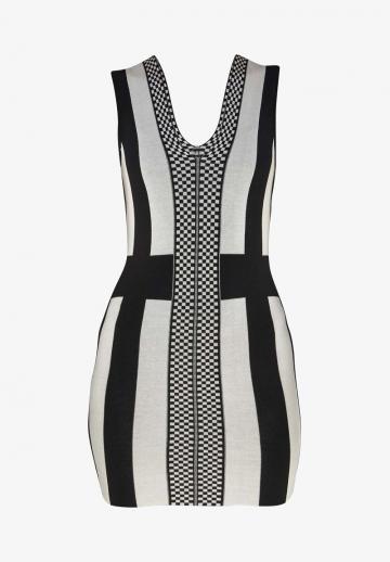 Платье футляр