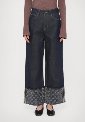 Джинсы бойфренда