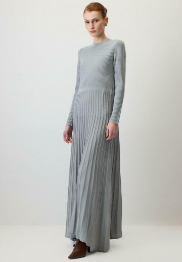 Вязаное платье