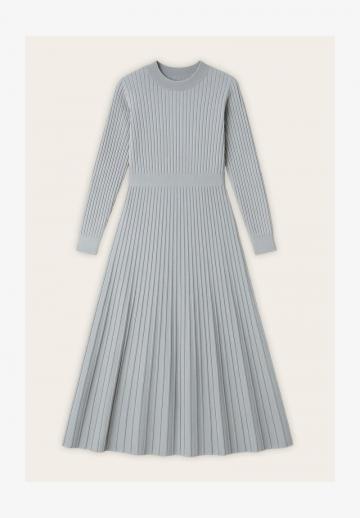 Вязаное платье