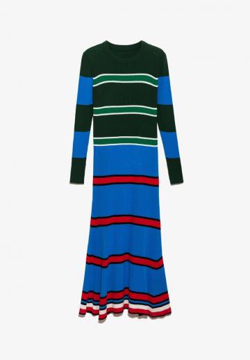 Вязаное платье