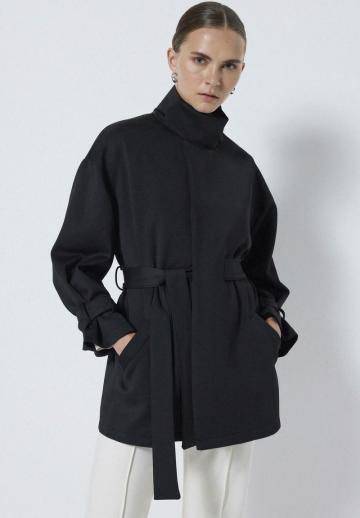 Короткое пальто