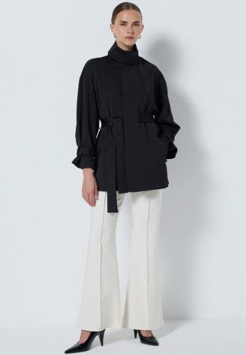 Короткое пальто